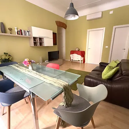 Apartamento Center House 272 *